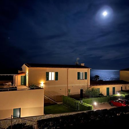 Appartamento Romantico Con Piscina Черво Екстериор снимка