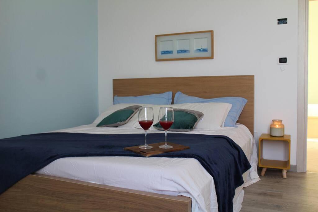 Appartamento Romantico Con Piscina Черво Екстериор снимка