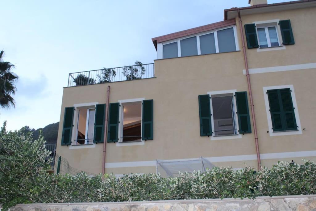 Appartamento Romantico Con Piscina Черво Екстериор снимка