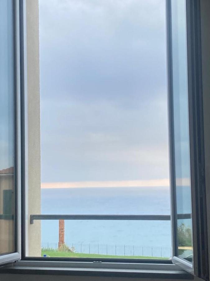 Appartamento Romantico Con Piscina Черво Екстериор снимка