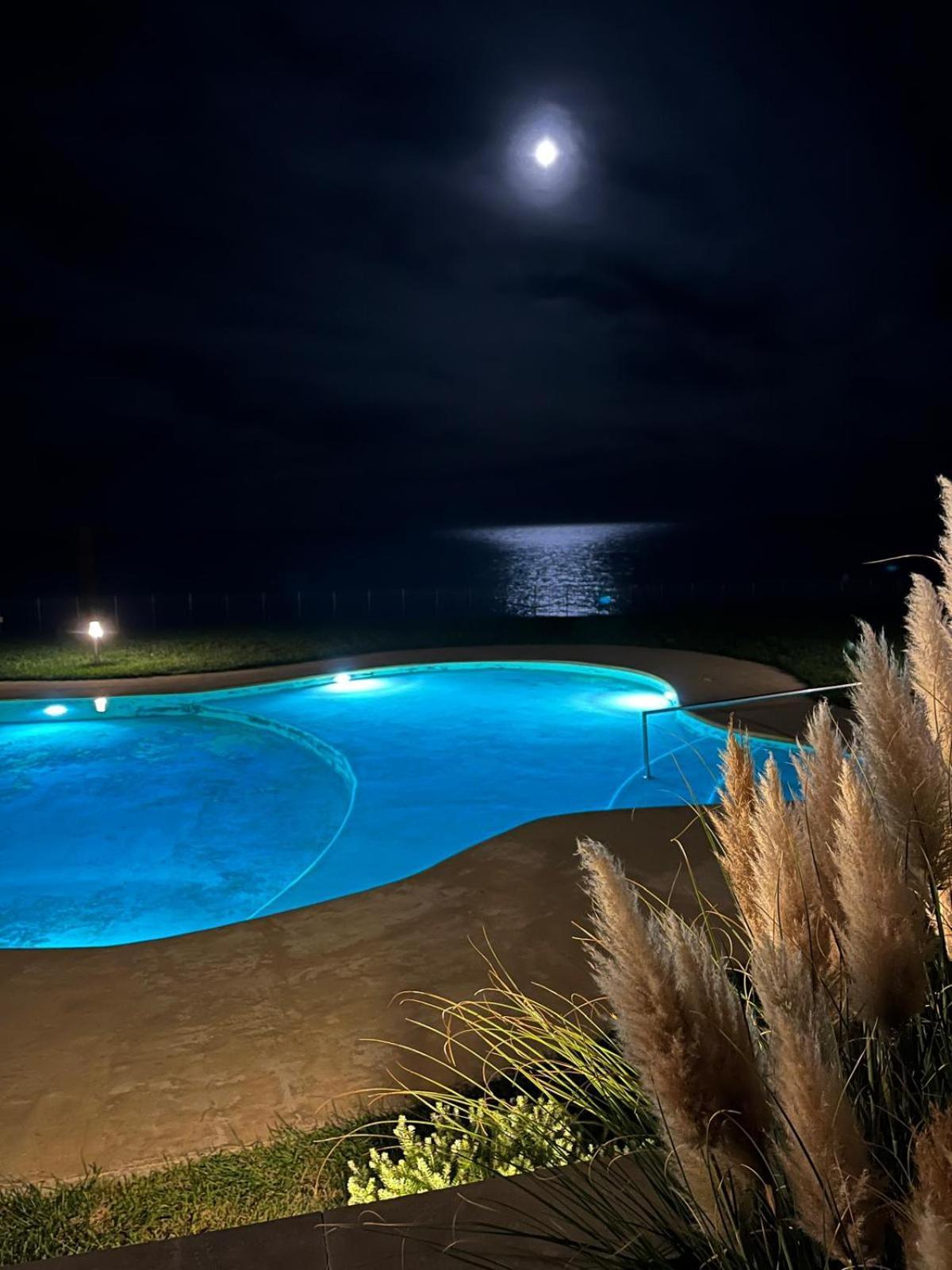 Appartamento Romantico Con Piscina Черво Екстериор снимка